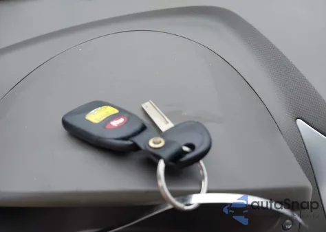 2013 Hyundai Accent Gls z USA, uszkodzony, nr VIN KMHCU4AE4DU490309